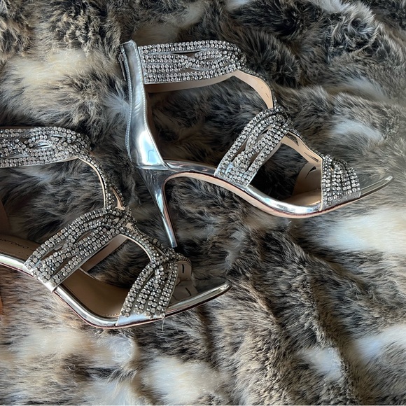 Antonio Melani Beautiful Silver Heels . Size 8 like new worn 1 time ! main image 3